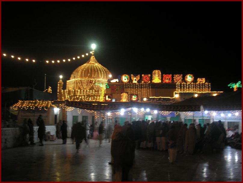 Shrine of Hazrat Qibla-alum Khwaja Noor Muhammad Maharvi R.A (Night Scene)